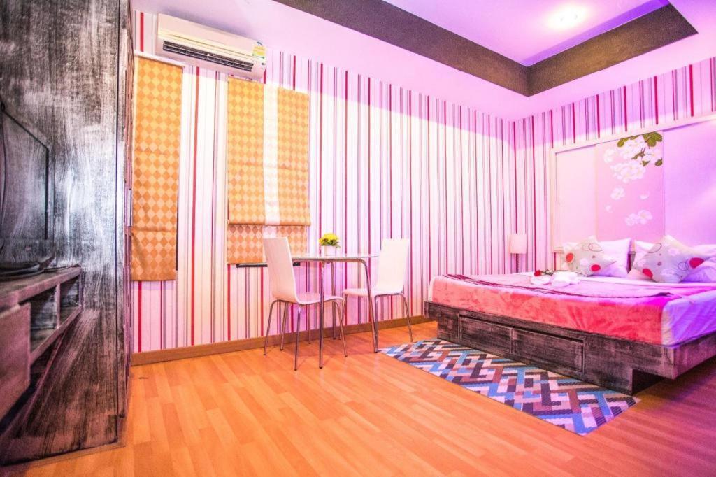 Long Beach Hotel Patong Bagian luar foto